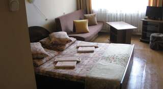 Гостевой дом Randevu Inn Калининград Двухместный номер с 1 двуспальной кроватью и дополнительной кроватью-1